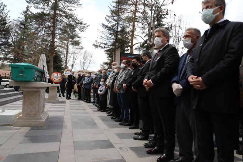 Gazeteci Veli Altınkaya son yolculuğuna uğurlandı
