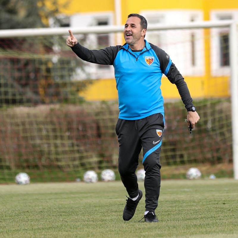 Kayserispor 23 futbolcuyla gitti
