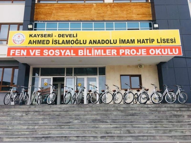 Develi Ahmed İslamoğlu Anadolu İmam Hatip Lisesinde “Kardeş Okul Protokolü” İmzalandı
