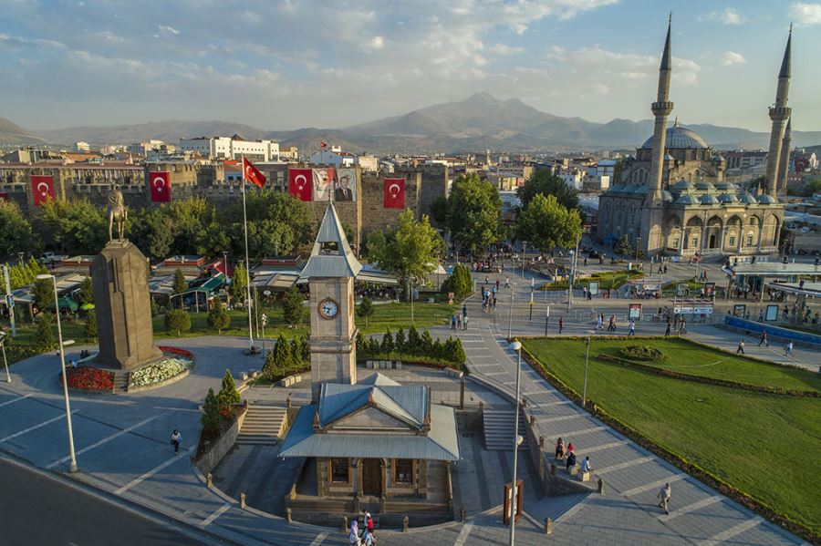 Kayseri’de 450 polisin katılımı ile Erciyes-4 Huzur Güven Uygulaması yapıldı