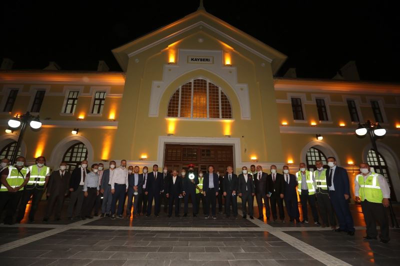 Başkan Büyükkılıç’tan tren garında gece mesaisi
