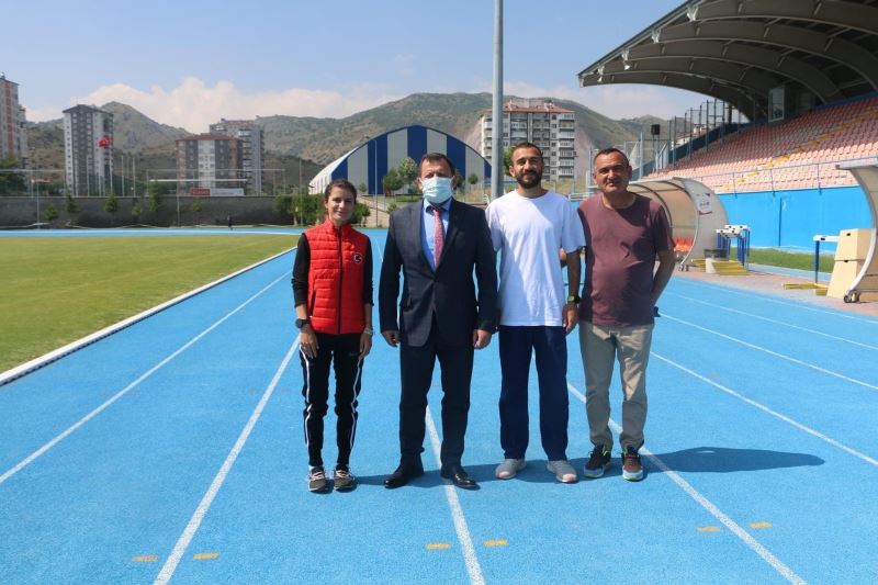 Ali İhsan Kabakçı, atletleri ziyaret etti
