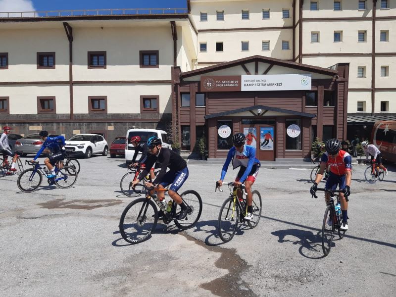 Türkiye Bisiklet Milli Takımı Erciyes’te kampa başladı
