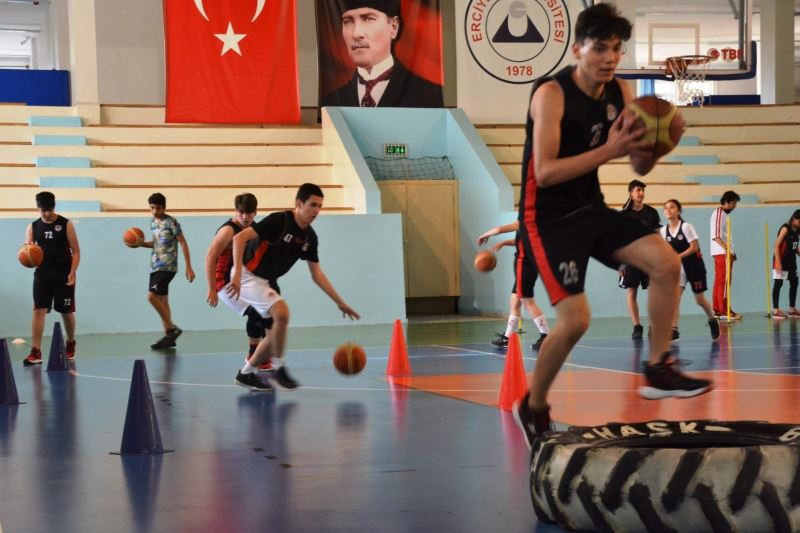 Hasketbol Gençlik ve spor Kulübü’nde antrenmanlar tekrar başladı...
