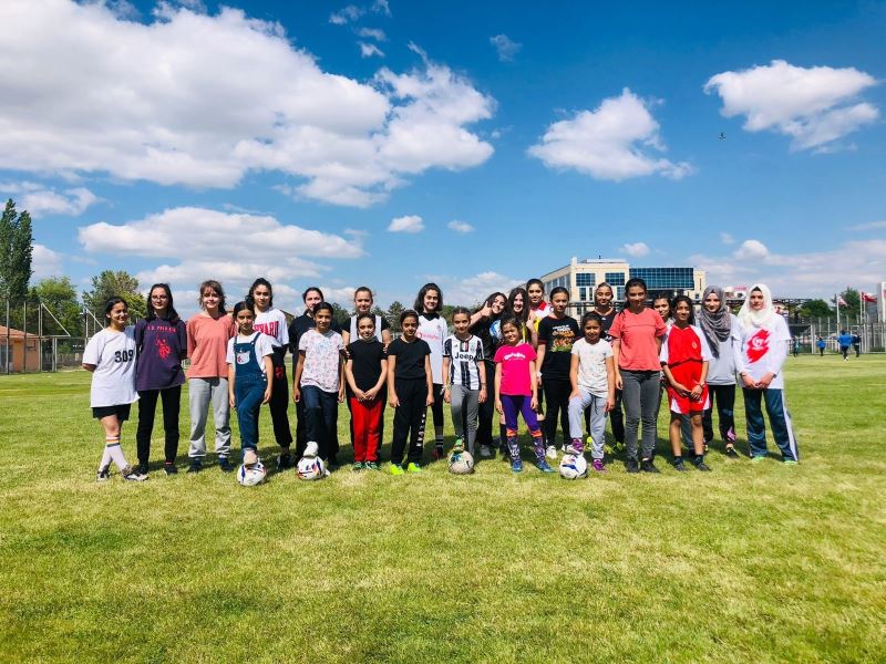 Sedat Kılınç İnşaat Kayseri Gençlerbirliği Kız FutbolAkademisi çalışmalara başladı

