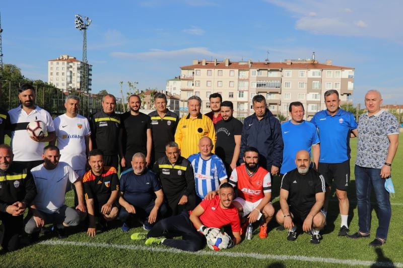 TÜFAD ve AK Parti Melikgazi İlçe Teşkilatı arasında dostluk maçı yapıldı
