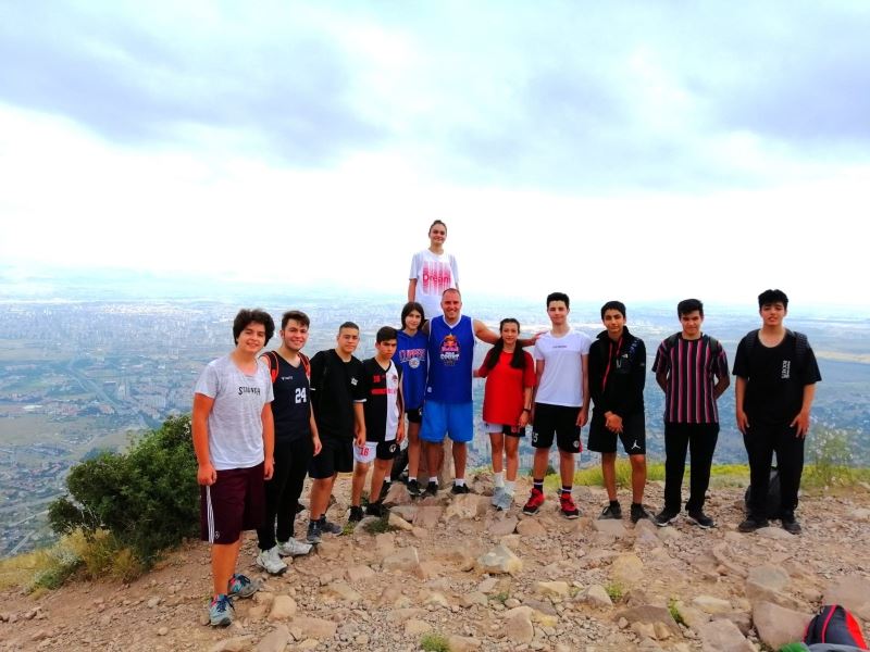 Hasketbol GSK’dan 15 Temmuz Şehitleri’ni Anma Ali Dağı Tırmanışı
