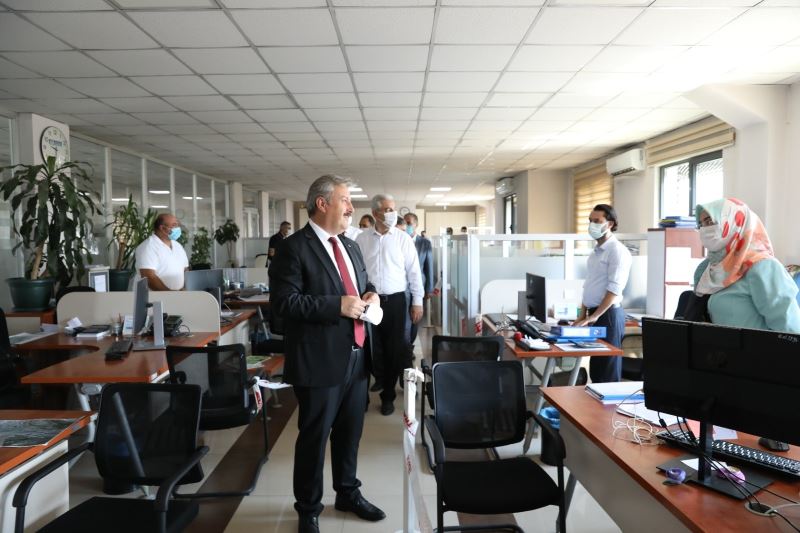 Başkan Palancıoğlu, ilk mesai gününde personel ile bayramlaştı
