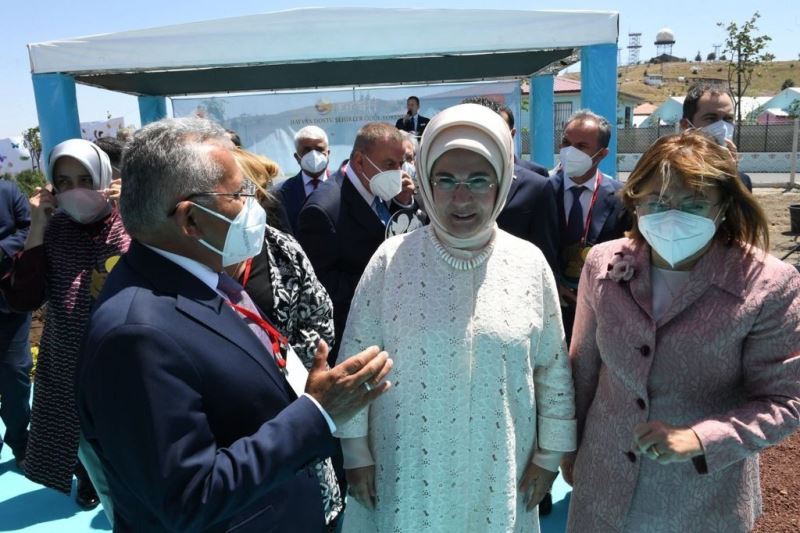 Başkan Büyükkılıç, Ankara’da Emine Erdoğan ve Bakan Pakdemirli ile görüştü
