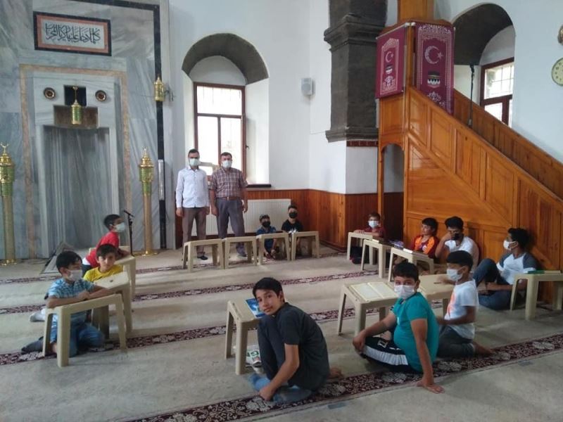 Tomarza’da Yaz Kuran Kursları tüm camilerde başladı
