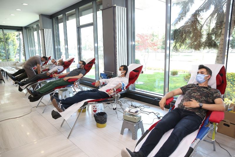 Büyükşehir personelinden kan bağışı seferberliği
