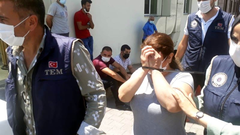 Kayseri’de terör örgütü şüphelisi 3 kadın tutuklandı
