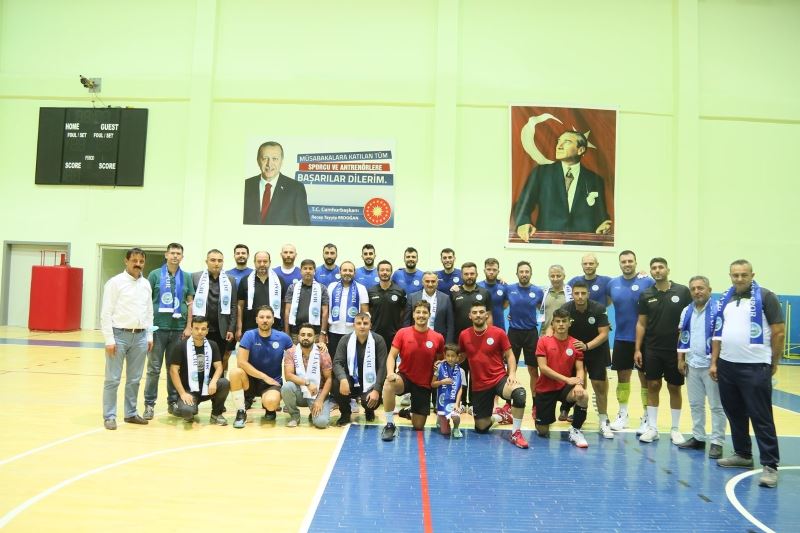 Develi Belediyespor taraftarı önünde ilk antrenmanına çıktı
