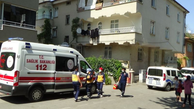 Komşularının haber alamadığı yaşlı kadın, evinde ölü olarak bulundu
