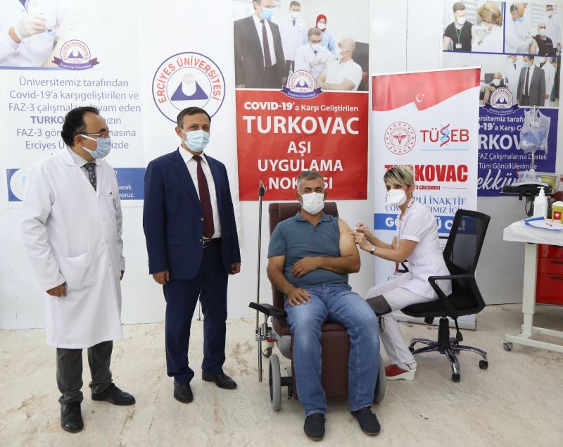 Yerli korona virüs aşısı TURKOVAC, geliştirildiği ERÜ’de gönüllülere uygulanıyor
