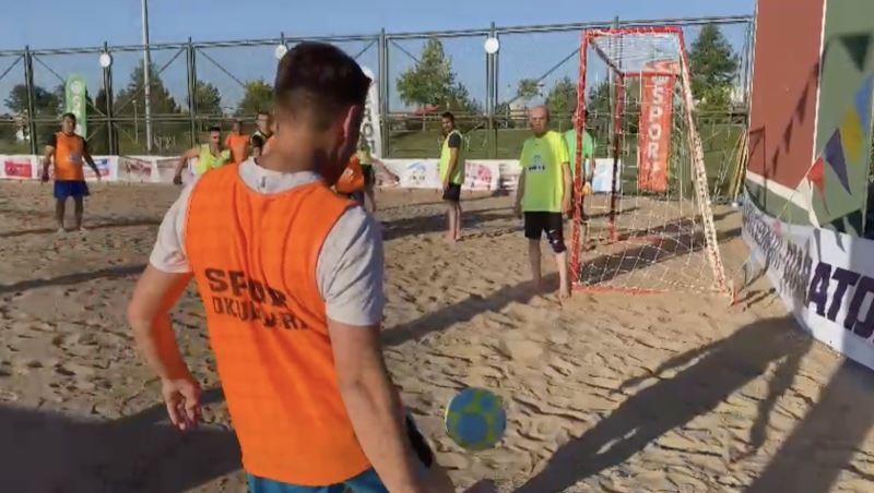 Büyükşehir’den bir ilk: denizi olmayan Kayseri’de plaj futbolu
