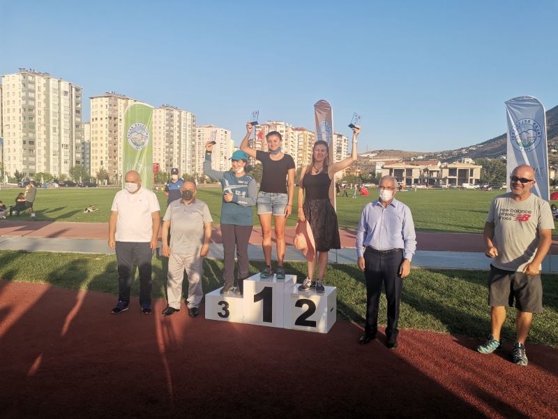 Ali Dağı Yamaç Paraşütü Mesafe Şampiyonası’nı kazananlar belli oldu
