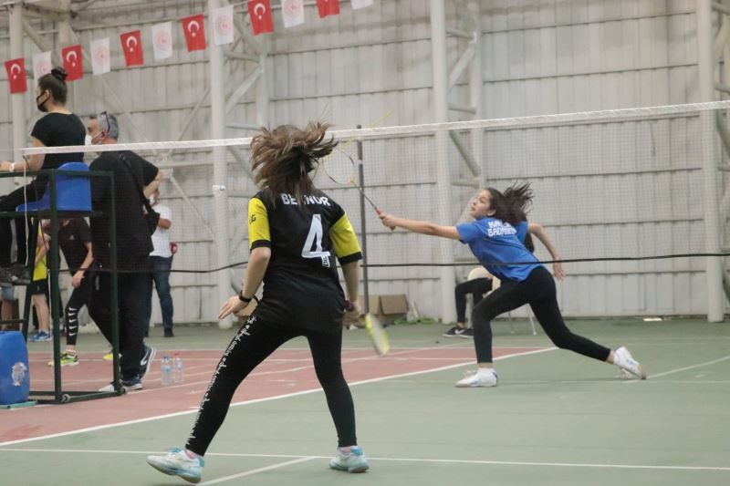 Talas’ta Badminton heyecanı başladı
