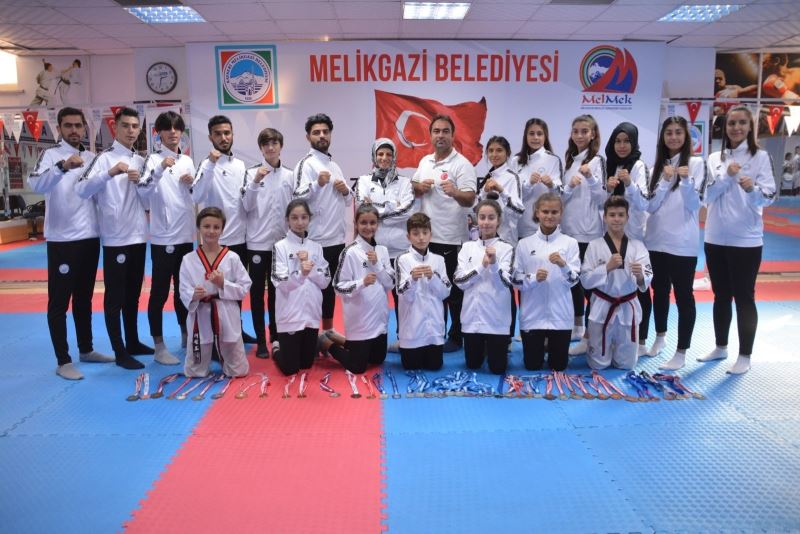 Melikgazi Taekwondo Takımı başarıdan başarıya koşuyor

