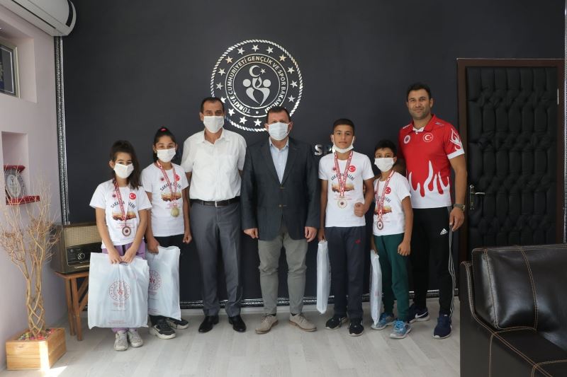 Şampiyon Muaythai sporcularından Kabakcı’ya ziyaret
