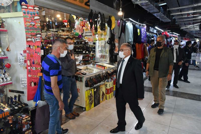 Başkan Büyükkılıç’tan, 10 milyon TL yatırım yapılan Yeraltı Çarşısı’nda inceleme

