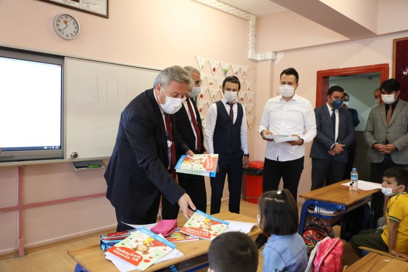 Başkan Palancıoğlu, öğrencilerin heyecanına ortak oldu
