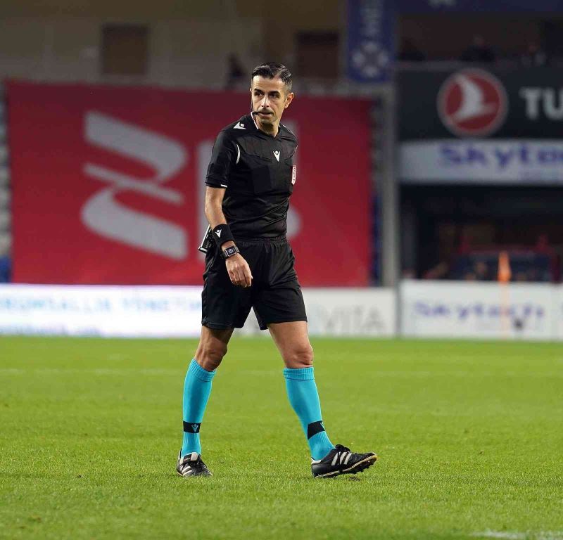 Kayserispor - Başakşehir maçını Mete Kalkavan yönetecek
