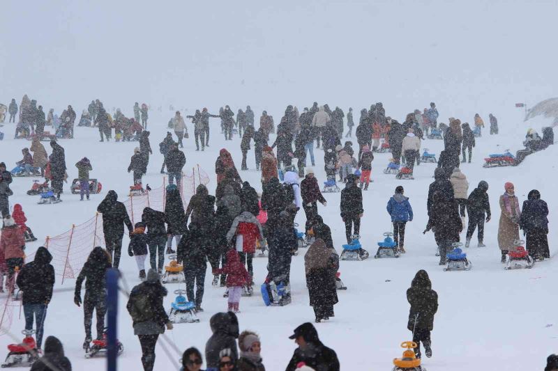 Erciyes’te hafta sonu yoğunluğu
