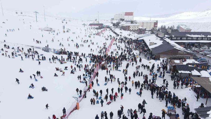 Erciyes’e ziyaretçi akını, hafta sonunda 85 bin kişi ziyaret etti
