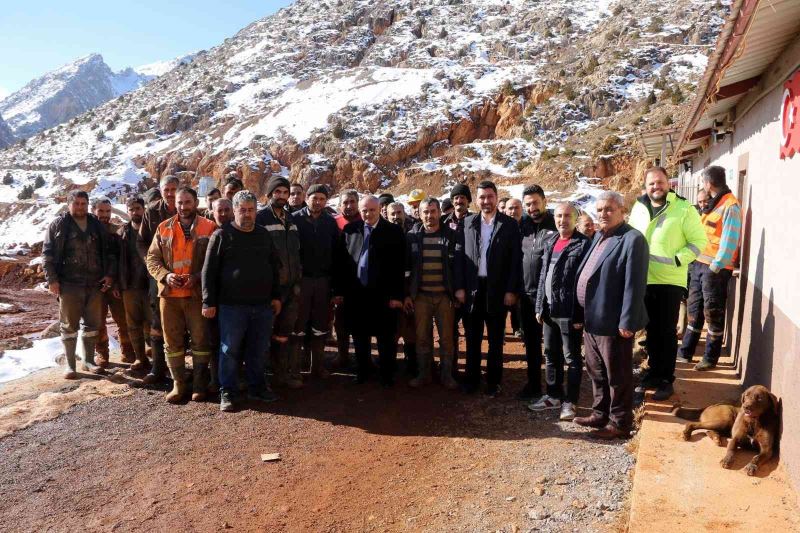 Başkan Öztürk maden işçilerini ziyaret etti
