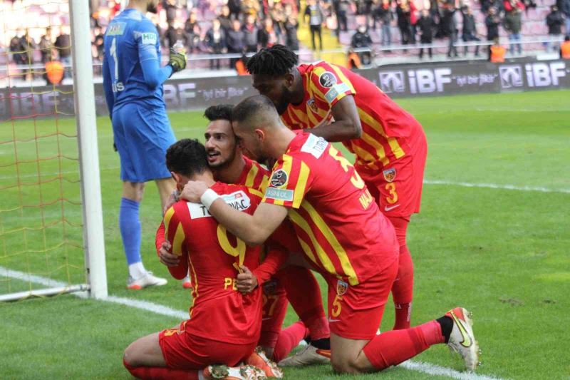 Spor Toto Süper Lig: Kayserispor: 1 - Altay: 0 (İlk yarı)
