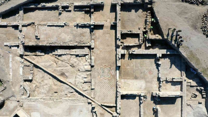 Geç Roma, Erken Bizans döneminden kalan sağlam mozaik taban döşemeler gün yüzüne çıkıyor
