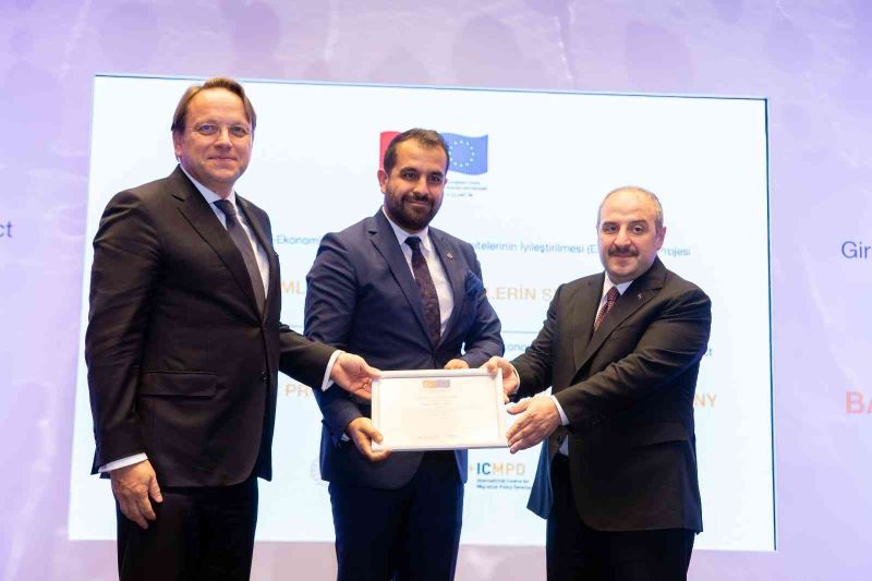 Bakan Varank’tan Kayseri Ticaret Odası’na proje ödülü
