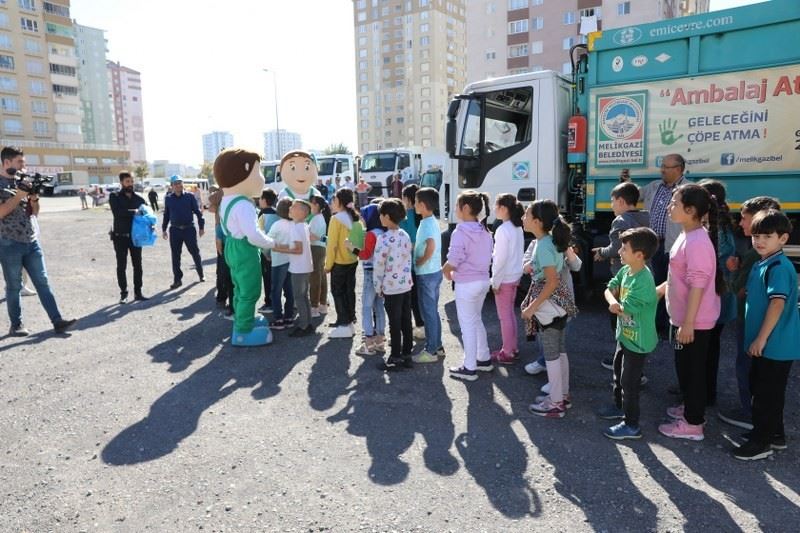 Gülük Mahallesi’nde öğrencilerle ’temiz çevre, temiz toplum’ çalışması
