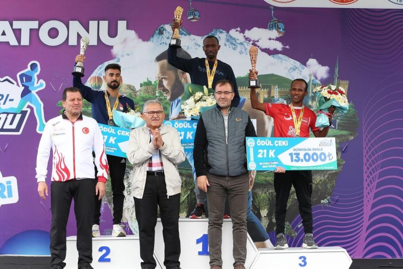 Uluslararası Kayseri Yarı Maratonu tamamlandı
