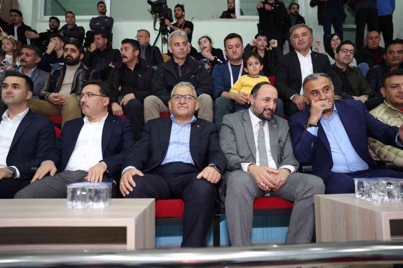Başkan Büyükkılıç, Develi Belediyespor Maçını İzledi
