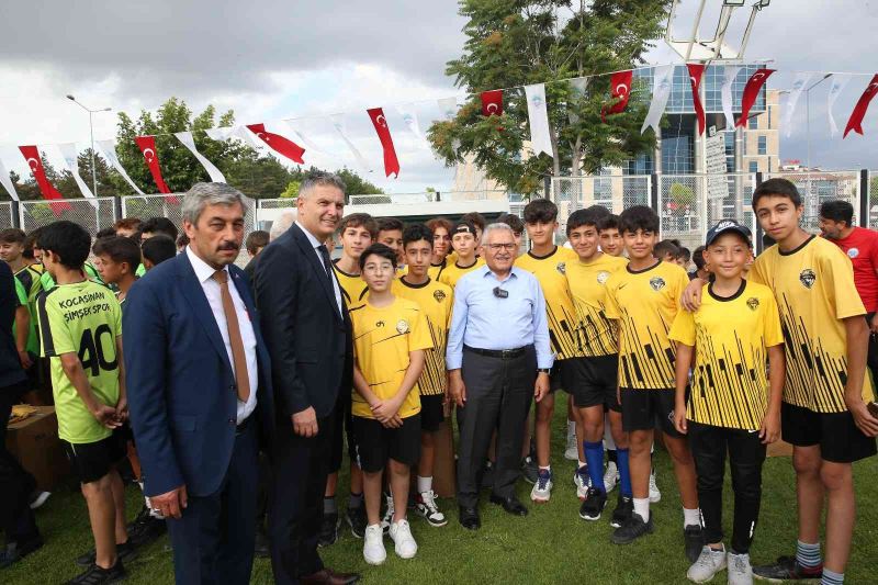 Başkan Büyükkılıç’ın amatör spor kulüplerine desteği sürüyor
