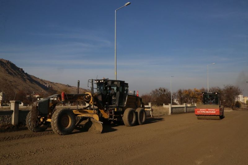 Melikgazi Belediyesi Altınoluk Mahallesi’nde asfalt çalışmasına başladı
