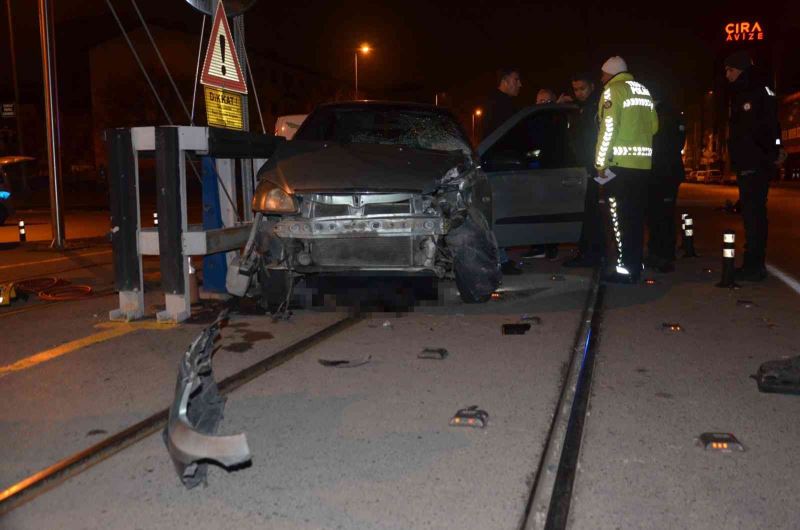 Kayseri’de motosiklet otomobile çarptı: Ağabey öldü, kardeşi ağır yaralandı
