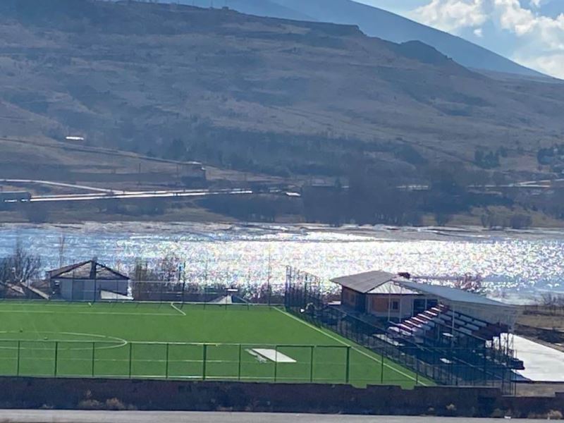 Pınarbaşı futbol sahası tamamlandı

