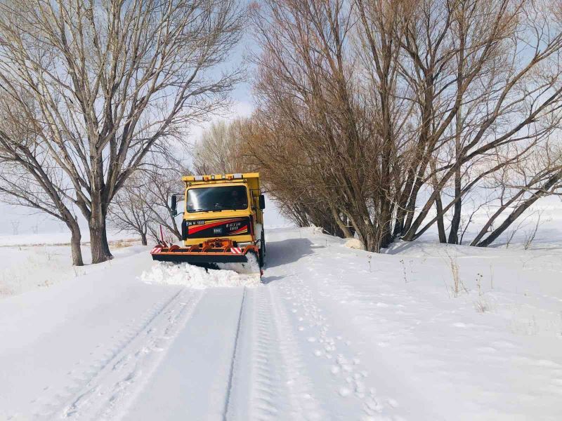 Bünyan’da karla mücadele sürüyor
