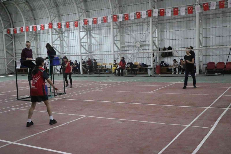 Badminton Analig seçmeleri başladı
