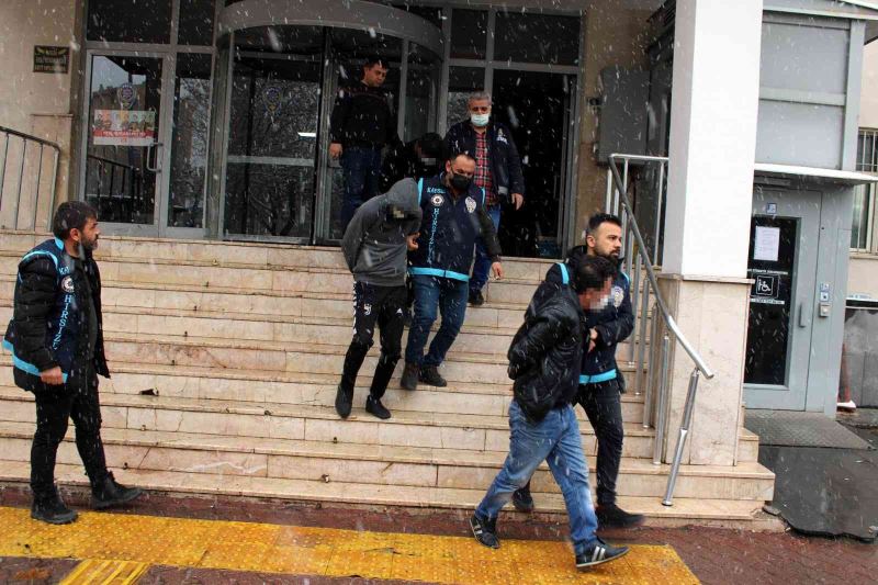 Kayseri’de 6 hırsızlık olayının şüphelisi 8 kişi yakalandı
