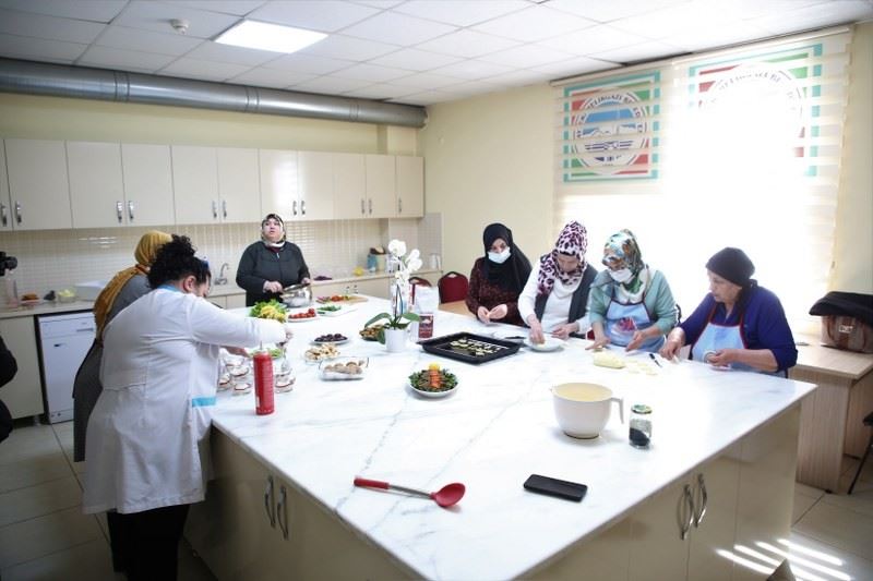 Çölyak hastalarına glütensiz mutfak eğitimi devam ediyor
