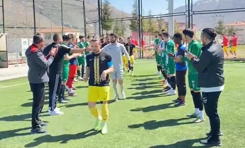 Talasgücü Belediyespor alkışlarla karşılandı
