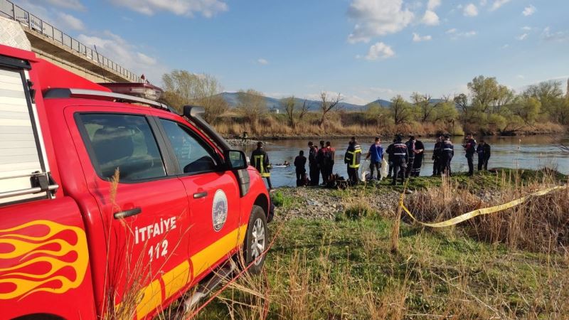 Kayseri’de feci kaza: Irmağa uçan araçtan karı kocanın cansız bedeni çıktı
