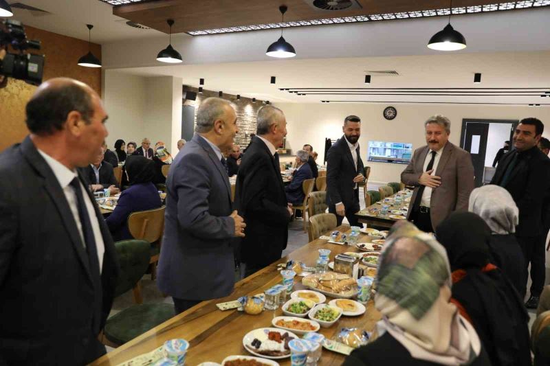 Başkan Palancıoğlu ve Kaymakam Bülent Karacan muhtarlarla bir araya geldi
