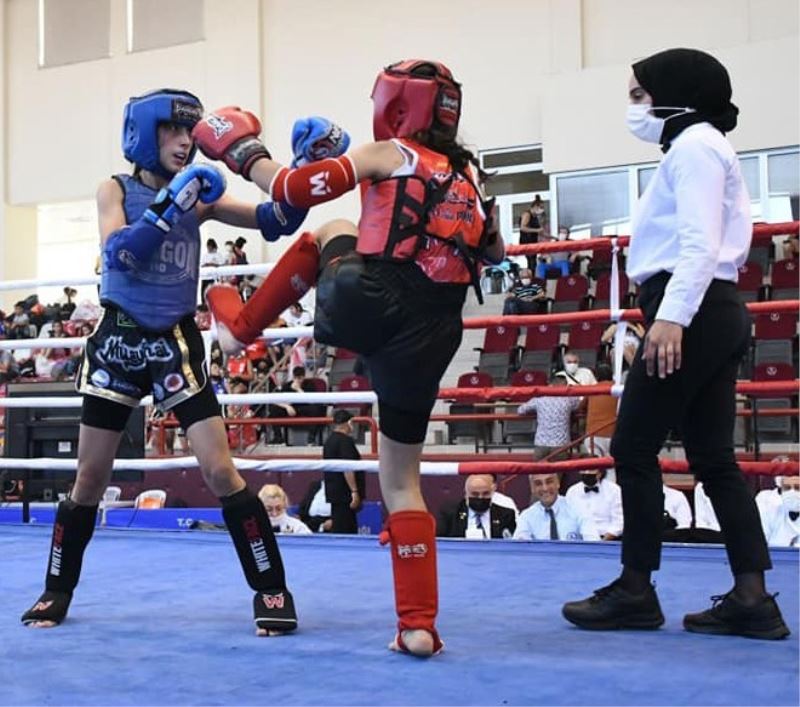 Kayserili muaythai sporcularından 10 altın madalya
