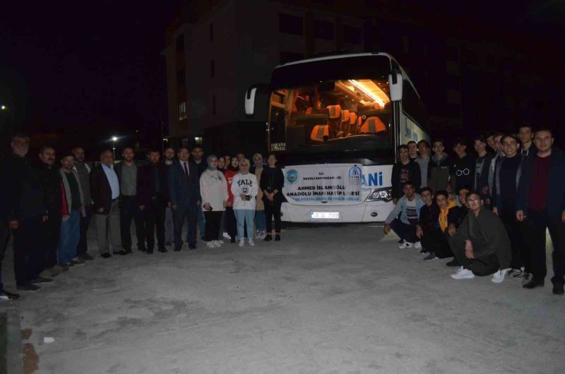 Develi’de başarılı lise öğrencileri İstanbul Kampı’na gitti
