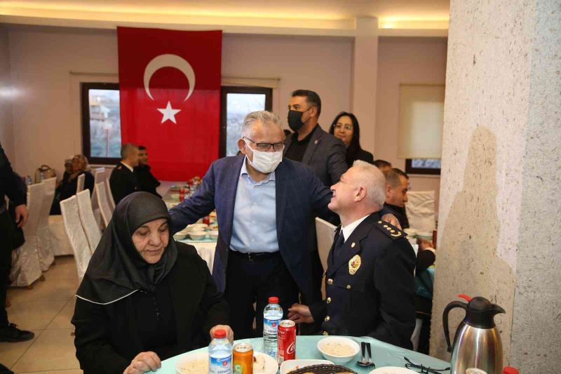 Başkan Büyükkılıç, 10 Nisan Polis Haftası iftar programına katıldı
